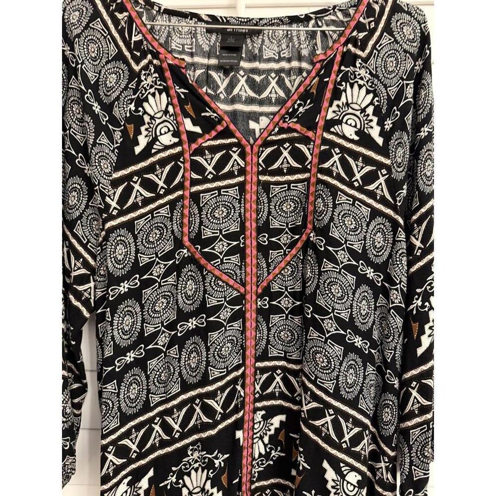 Ali Miles women's boho Tunic with a black and white Aztec print and pink border - Picture 3 of 8